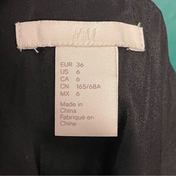 NWOT H&M Brand Dark Blue Sequin Festive Lined Mini Skirt Size 6 - Picture 7 of 8